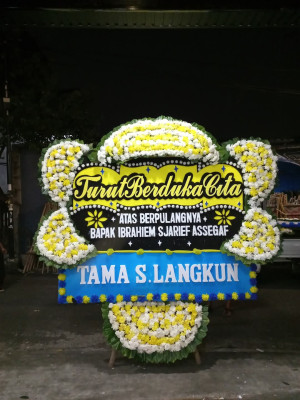 Papan Bunga Duka di Ungkal